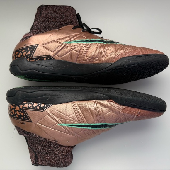 Nike HypervenomX Proximo Metallic Bronze 747486-903
Size US 13 - Picture 11 of 14